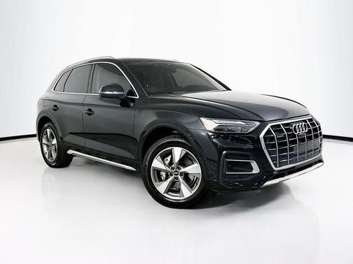 Mythos Black Metallic 2022 Audi Q5 40 Premium Plus