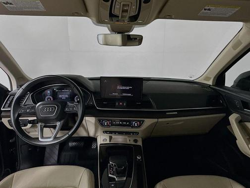 Mythos Black Metallic 2022 Audi Q5 40 Premium Plus
