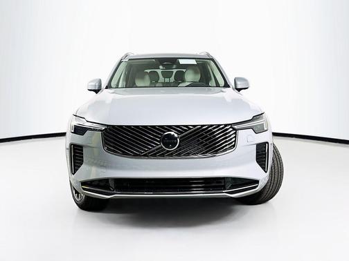 Metallic 2026 Volvo XC90 B6 Ultra 7-Seater