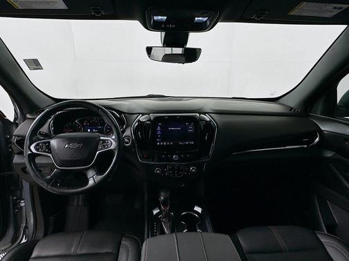 Sterling Gray Metallic 2023 Chevrolet Traverse RS