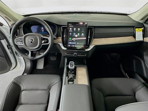 2026 Volvo XC90 B5 Core