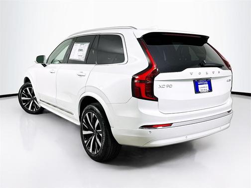 2026 Volvo XC90 B5 Core