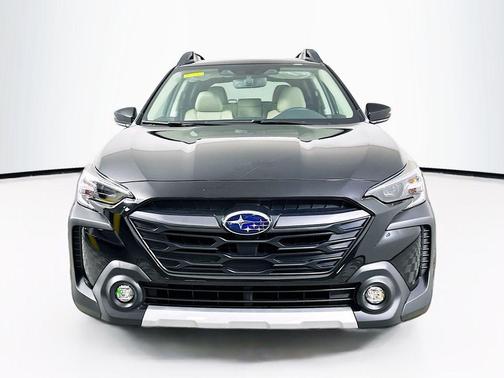Crystal Black Silica 2025 Subaru Outback Limited