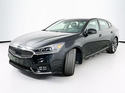Aurora Black 2018 Kia Cadenza Technology