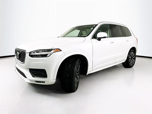 2020 Volvo XC90 T6 Momentum 7 Passenger