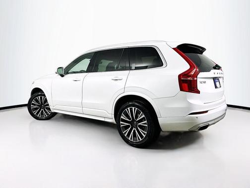 2020 Volvo XC90 T6 Momentum 7 Passenger