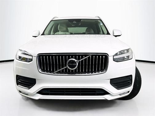 2020 Volvo XC90 T6 Momentum 7 Passenger