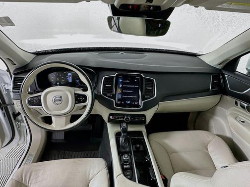 2020 Volvo XC90 T6 Momentum 7 Passenger