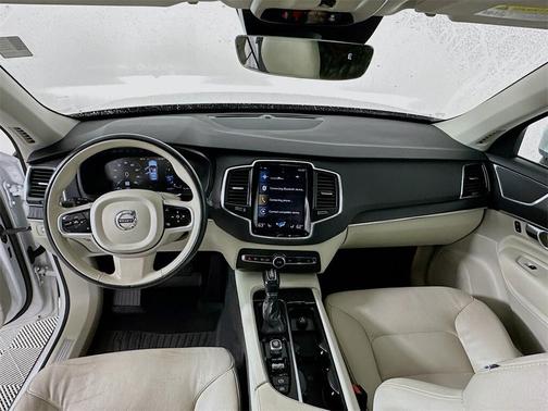 2020 Volvo XC90 T6 Momentum 7 Passenger
