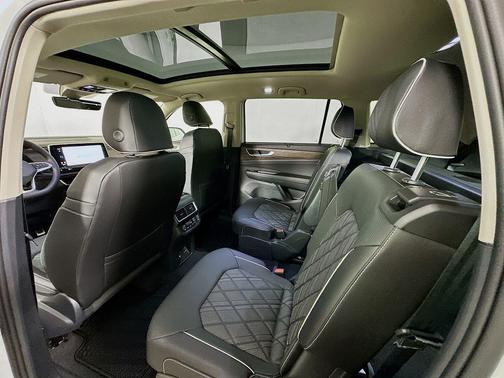 Opal White Pearl 2026 Volkswagen Atlas 2.0T SEL Premium R-Line