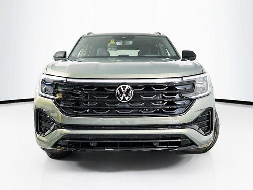 Avocado Green Pearl 2026 Volkswagen Atlas Cross Sport 2.0T SEL R-Line Black