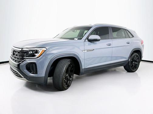 Pure Gray 2025 Volkswagen Atlas Cross Sport 2.0T SE w/Technology
