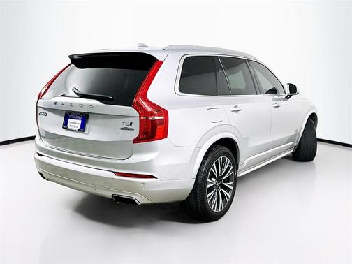 2020 Volvo XC90 T6 Momentum 7 Passenger