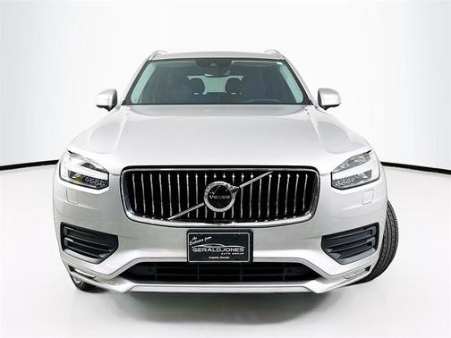 2020 Volvo XC90 T6 Momentum 7 Passenger