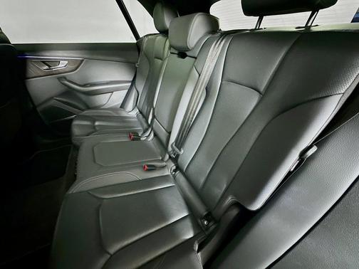 2021 Audi Q8 55 Premium Plus