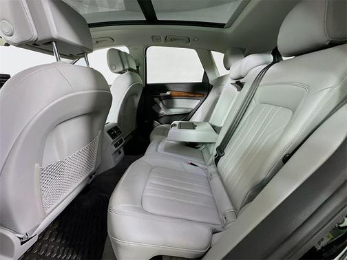 2022 Audi Q5 45 S line quattro Premium