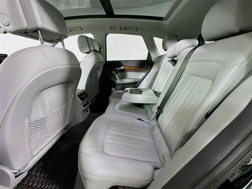 2022 Audi Q5 45 S line quattro Premium