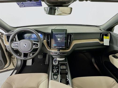 2026 Volvo XC60 B5 Plus