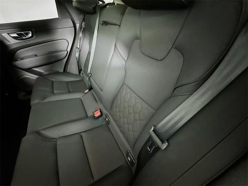 2026 Volvo XC60 B5 Core