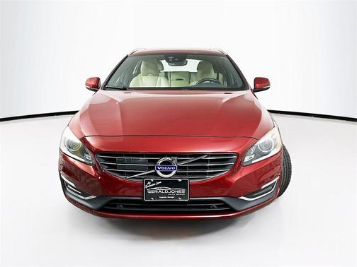 2017 Volvo V60 T5 Platinum