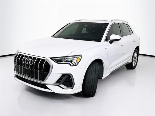 2023 Audi Q3 45 S line Premium