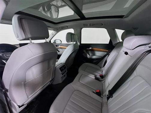 2023 Audi Q5 45 S line quattro Premium