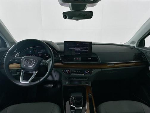 2023 Audi Q5 45 S line quattro Premium