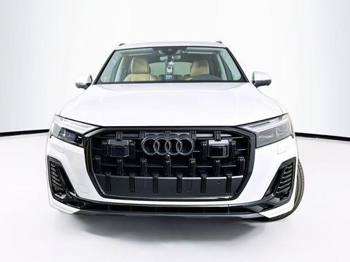 2026 Audi Q7 45 Premium