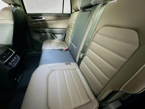 Deep Black Pearl Effect 2026 Volkswagen Atlas 2.0T SEL