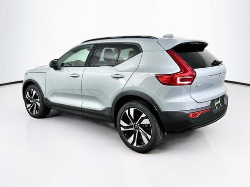 Metallic 2026 Volvo XC40 B5 Plus
