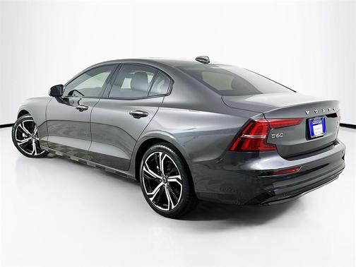2023 Volvo S60 B5 Core Dark Theme