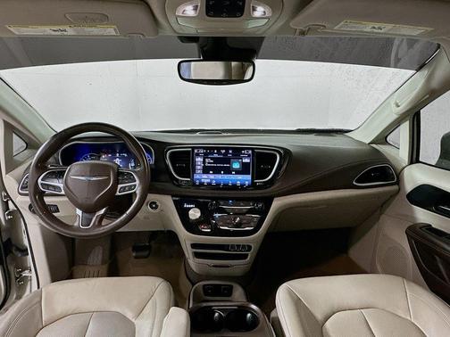 Luxury White Pearlcoat 2021 Chrysler Pacifica Hybrid Touring L