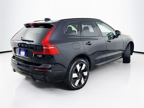 2025 Volvo XC60 Plug-In Hybrid T8 Plus
