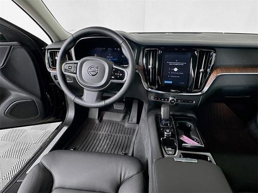 2024 Volvo S60 Recharge Plug-In Hybrid T8 Plus Dark Theme