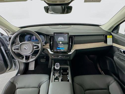 Metallic 2026 Volvo XC90 B5 Plus 7-Seater