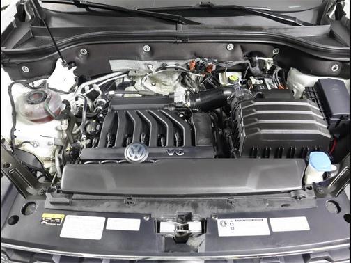 Photo 5 of 26 of 2019 Volkswagen Atlas 3.6L SEL