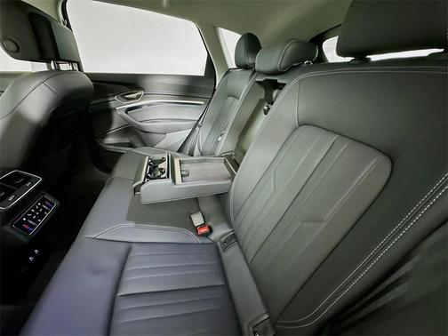 2024 Audi Q8 e-tron Premium