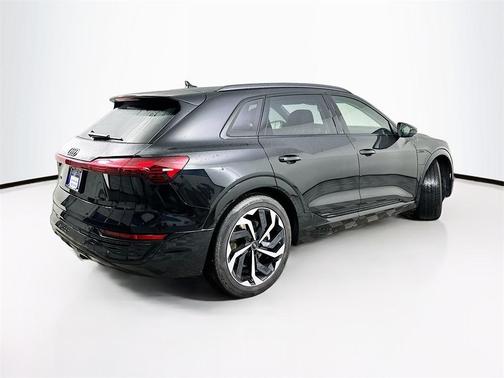 2024 Audi Q8 e-tron Premium