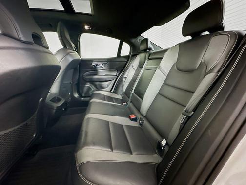 Crystal White Pearl Metallic 2019 Volvo S60 T5 R-Design