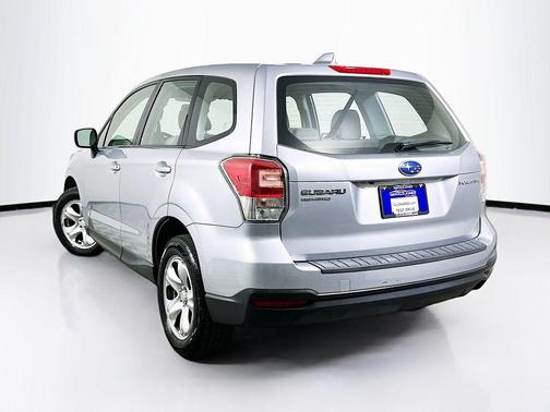 Ice Silver Metallic 2018 Subaru Forester 2.5i