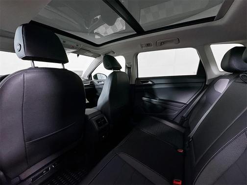 2025 Volkswagen Taos 1.5T SE Black