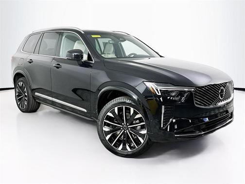 2025 Volvo XC90 B5 Plus