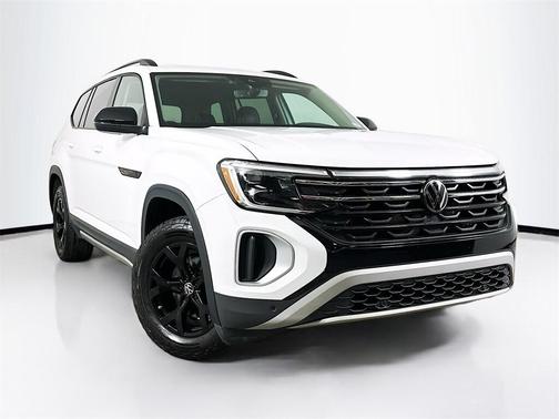 2024 Volkswagen Atlas 2.0T Peak Edition SE w/Technology