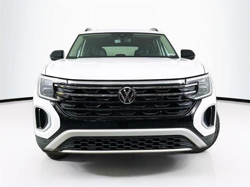 2024 Volkswagen Atlas 2.0T Peak Edition SE w/Technology