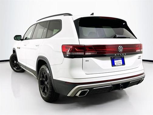 2024 Volkswagen Atlas 2.0T Peak Edition SE w/Technology