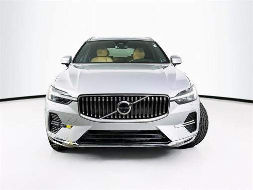 2023 Volvo XC60 Recharge Plug-In Hybrid T8 Ultimate Bright Theme