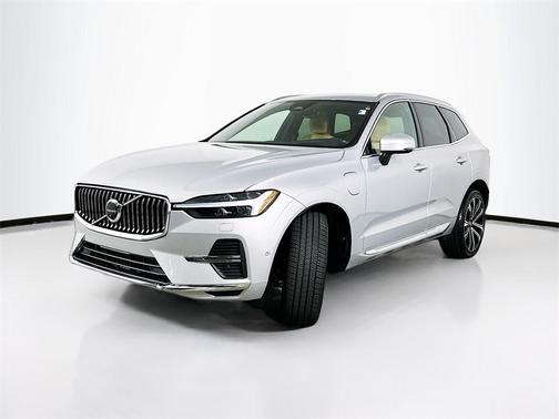 2023 Volvo XC60 Recharge Plug-In Hybrid T8 Ultimate Bright Theme