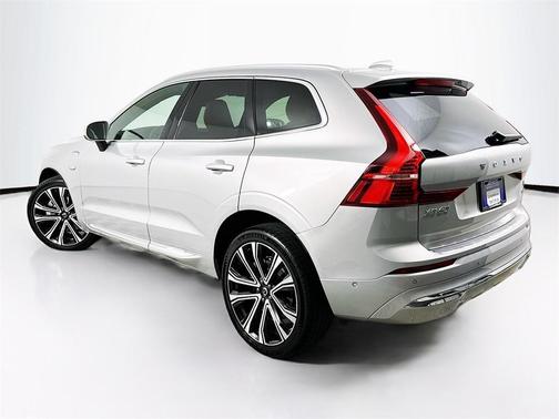 2023 Volvo XC60 Recharge Plug-In Hybrid T8 Ultimate Bright Theme