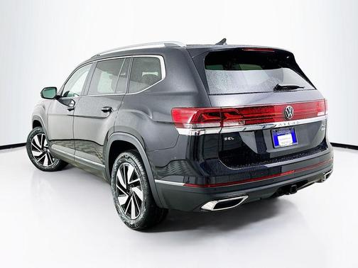 Deep Black Pearl Effect 2026 Volkswagen Atlas 2.0T SEL