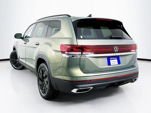 Avocado Green Pearl 2026 Volkswagen Atlas 2.0T SE W/TECHNOLOGY